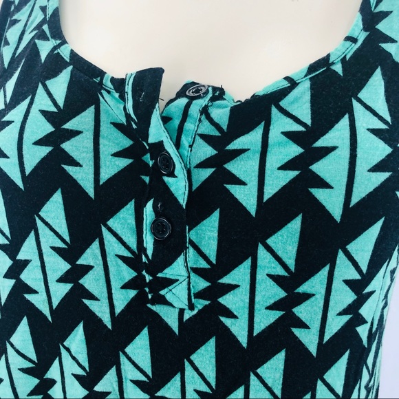 Modish One Geometric Tank - Picture 3 of 5